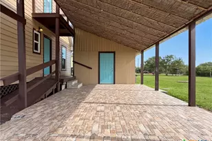 552 S Marshall Johnson Ave, Port Lavaca, TX 77978 - Photo 6