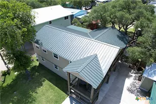 911 W Madison Ave, Port O'Connor, TX 77982 - Photo 4