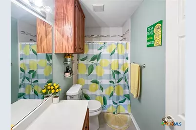 704 S Market Street, Flatonia, TX 78941 - Photo 18