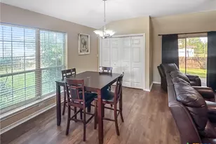 704 S Market St, Flatonia, TX 78941 - Photo 6