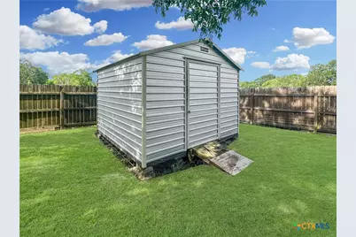 704 S Market Street, Flatonia, TX 78941 - Photo 22