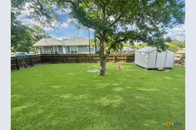 704 S Market Street, Flatonia, TX 78941 - Photo 20