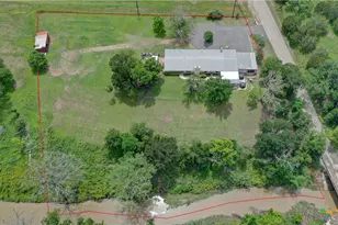 210 E Center Point Dr, Centerpoint, TX 78010 - Photo 6