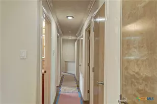 210 E Center Point Dr, Centerpoint, TX 78010 - Photo 12