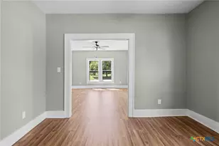617 N Beal St, Belton, TX 76513 - Photo 12