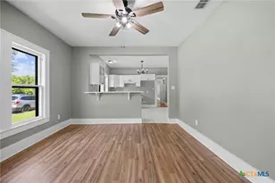 617 N Beal St, Belton, TX 76513 - Photo 10