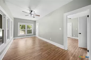 617 N Beal St, Belton, TX 76513 - Photo 28