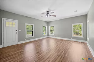 617 N Beal St, Belton, TX 76513 - Photo 32