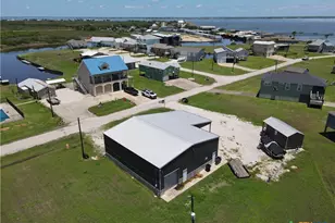 291 White Marlin Dr, Port Lavaca, TX 77979 - Photo 2