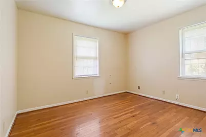 905 S 40th Street, Temple, TX 76501 - Photo 12