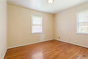 905 S 40th St, Temple, TX 76501 - Photo 12