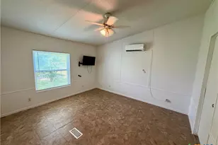 1210 N Drake St, Edna, TX 77957 - Photo 12