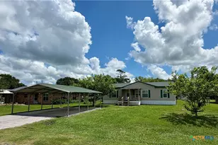 1210 N Drake St, Edna, TX 77957 - Photo 1