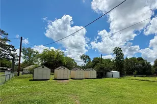1210 N Drake St, Edna, TX 77957 - Photo 18