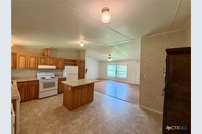1210 N Drake Street, Edna, TX 77957 - Photo 10
