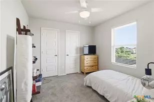 604 Saxon St, Seguin, TX 78155 - Photo 16