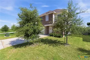 604 Saxon St, Seguin, TX 78155 - Photo 4