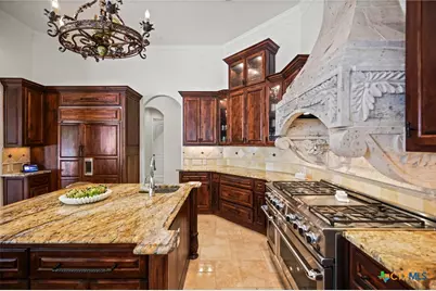 10210 Oak Forest Way, New Braunfels, TX 78132 - Photo 20