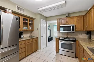 610 Basswood St, Victoria, TX 77904 - Photo 12