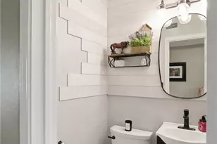 610 Basswood St, Victoria, TX 77904 - Photo 10