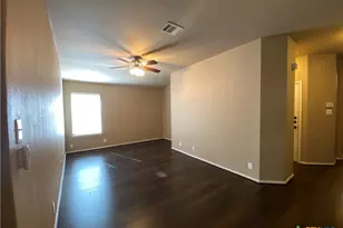 246 Crane Crest Dr, New Braunfels, TX 78130 - Photo 2