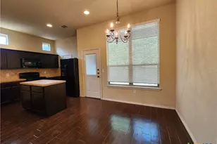 622 Creekside Cir, New Braunfels, TX 78130 - Photo 12