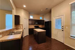 622 Creekside Cir, New Braunfels, TX 78130 - Photo 10