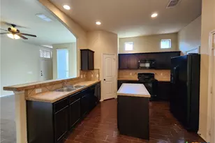 622 Creekside Cir, New Braunfels, TX 78130 - Photo 8