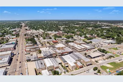 130 E Main Street, Cuero, TX 77954 - Photo 14