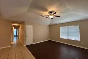 1642 W County Line Rd, New Braunfels, TX 78130 - Photo 4