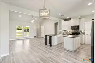 768 Burges St, Seguin, TX 78155 - Photo 12