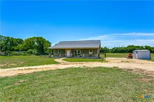 768 Burges St, Seguin, TX 78155 - Photo 6
