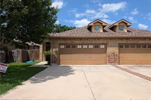 298 Rosalie Dr, New Braunfels, TX 78130 - Photo 2