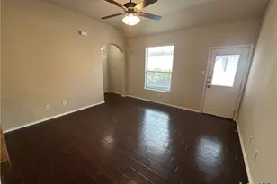 298 Rosalie Dr, New Braunfels, TX 78130 - Photo 4