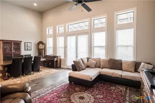 1121 N Academy Ave, New Braunfels, TX 78130 - Photo 6