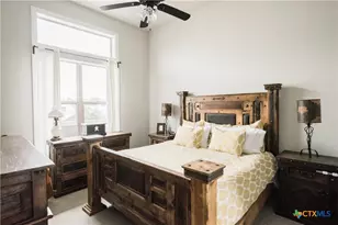 1121 N Academy Ave, New Braunfels, TX 78130 - Photo 8