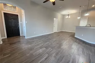530 Creekside Frst, New Braunfels, TX 78130 - Photo 2