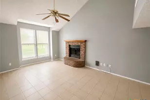 2204 Hemlock Dr, Killeen, TX 76549 - Photo 2