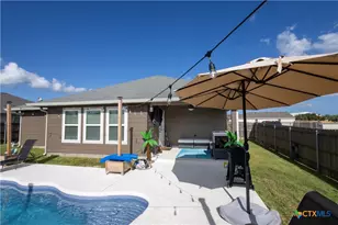 202 Quarry Ln, Cuero, TX 77954 - Photo 4