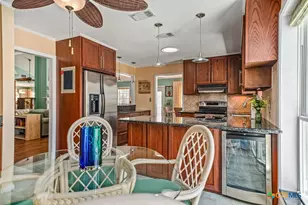 117 E Harbor Dr, Port Lavaca, TX 77979 - Photo 24