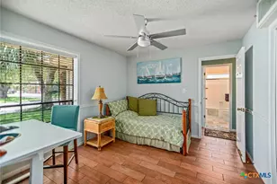 117 E Harbor Dr, Port Lavaca, TX 77979 - Photo 30