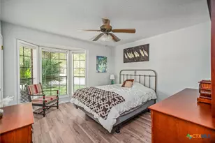 117 E Harbor Dr, Port Lavaca, TX 77979 - Photo 32