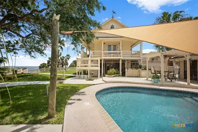 117 E Harbor Drive, Port Lavaca, TX 77979 - Photo 6