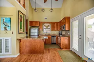 117 E Harbor Dr, Port Lavaca, TX 77979 - Photo 36