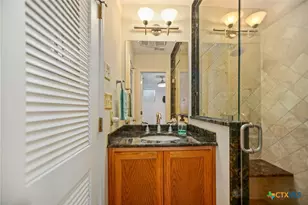 117 E Harbor Dr, Port Lavaca, TX 77979 - Photo 36