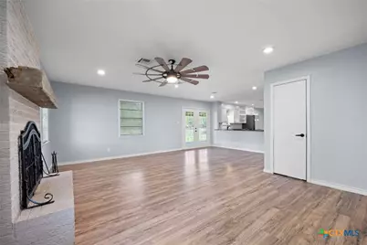575 W 4th Street, Crawford, TX 76638 - Photo 4