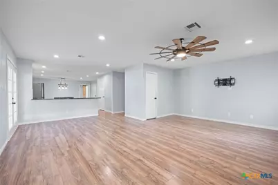 575 W 4th Street, Crawford, TX 76638 - Photo 6