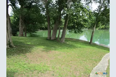 246 E Lincoln Street, New Braunfels, TX 78130 - Photo 6