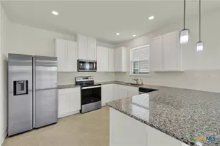 1935 Brandywine Dr, New Braunfels, TX 78130 - Photo 4