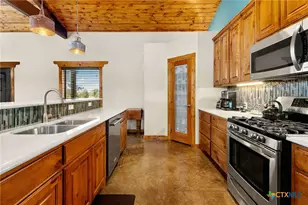 381 Schneider Rd, Seguin, TX 78155 - Photo 10